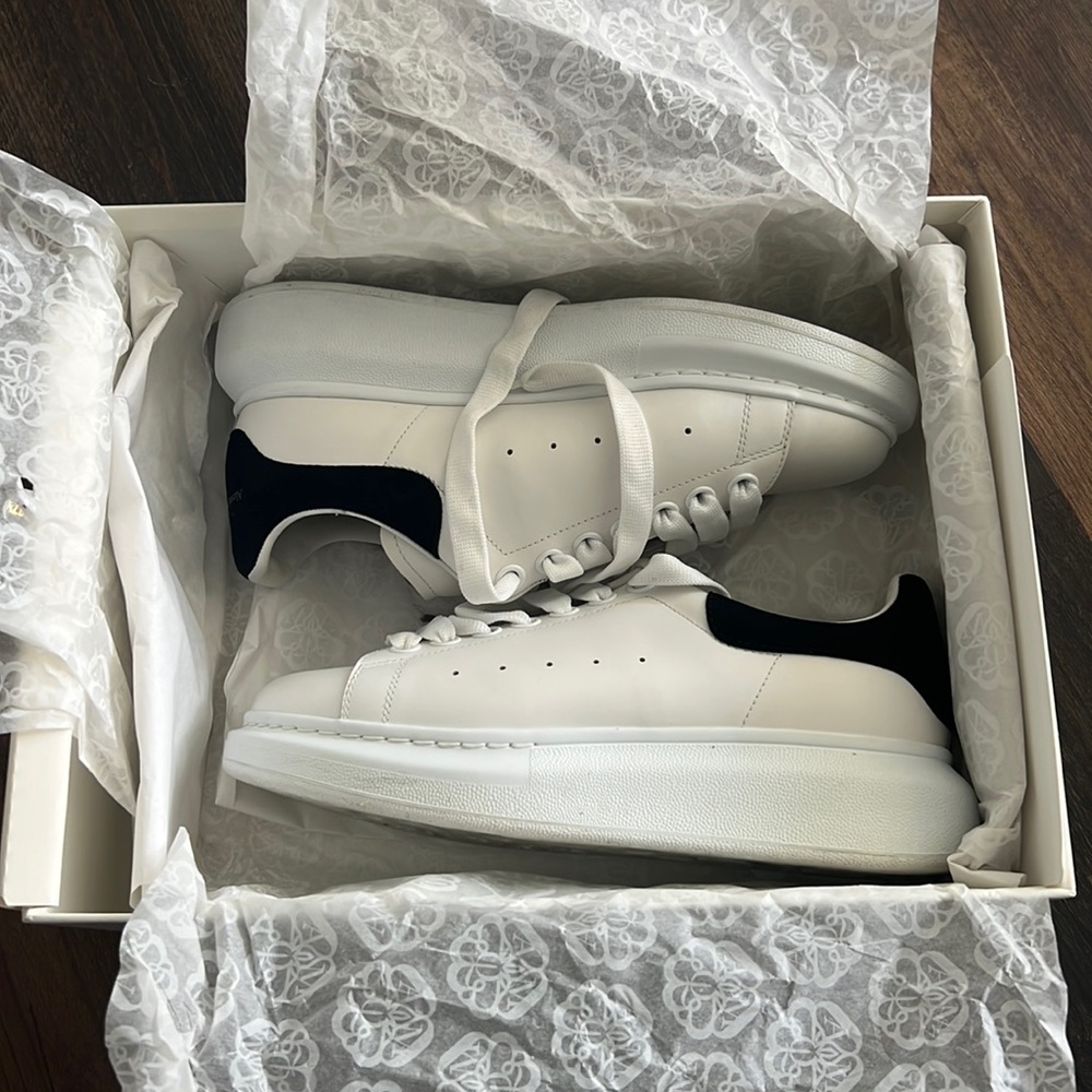 ALEXANDER MCQUEEN SNEAKERS